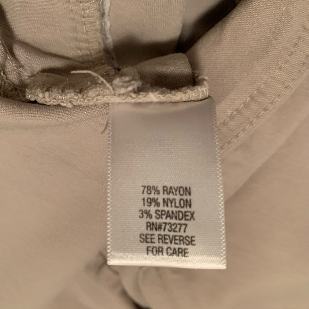 Dana Buchman Light Tan Shorts - Picture 9 of 10